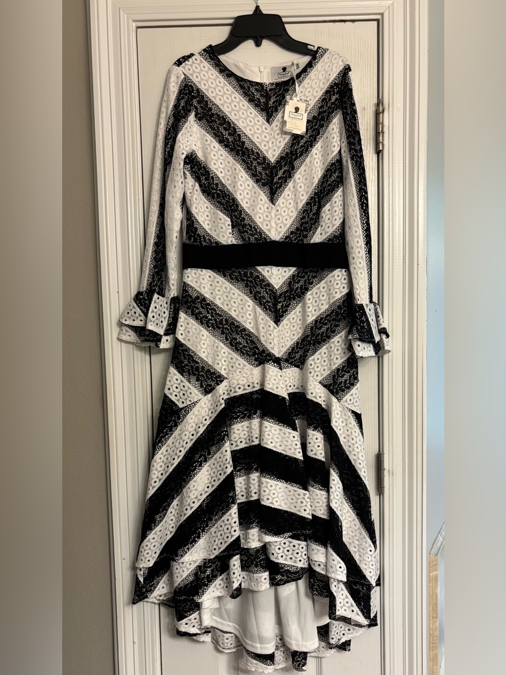 Dainty Jewell’s  A thousand wishes Black and White High-Low Lace Dress NWT